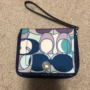 Coach wristlet wallet